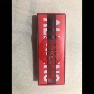 Huda Beauty Alluring Liquid Lipstick